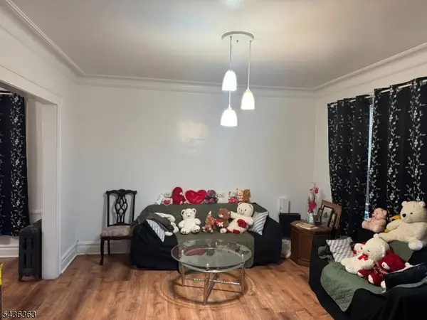 5 Mapes Ter, Newark City, NJ 07112