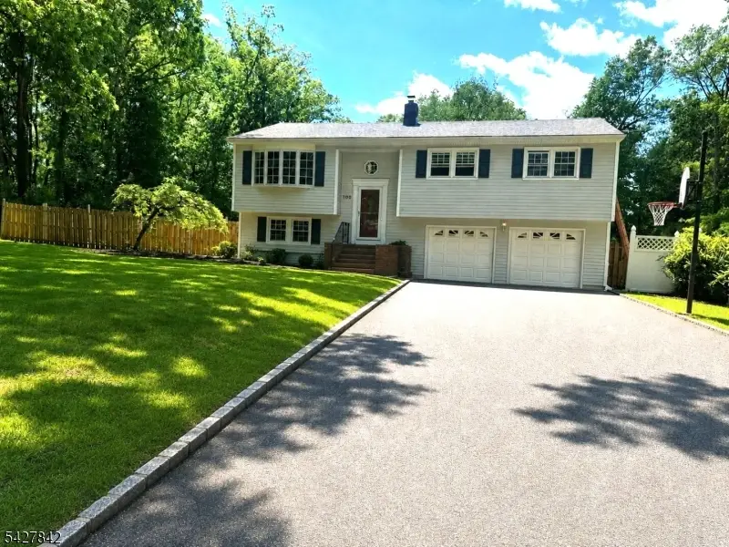 100 Fawn Ridge Dr, Millington, NJ 07946 - #1