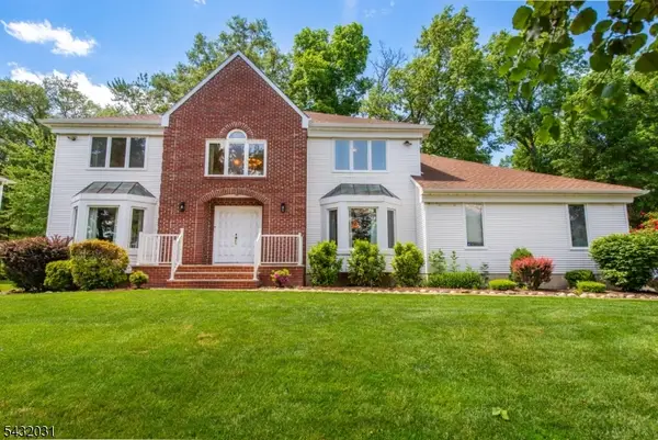 34 Silver Spring Ct, East Hanover Twp., NJ 07936