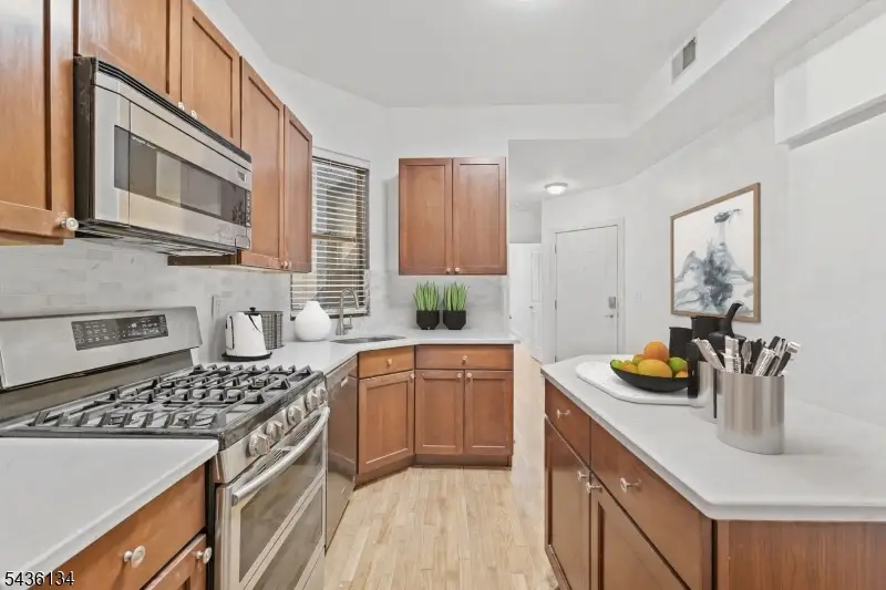 340 Pavonia Ave #1R, Jersey City, NJ 07302 - #3