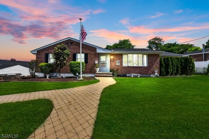 840 Lopatcong St, Belvidere, NJ 07823 - #1
