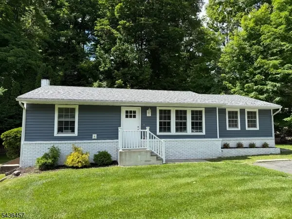 68 Dupont Ave, Hopatcong Boro, NJ 07843
