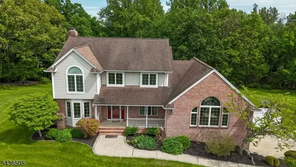 6 Meadow Lake Dr, Hardwick Twp., NJ 07825