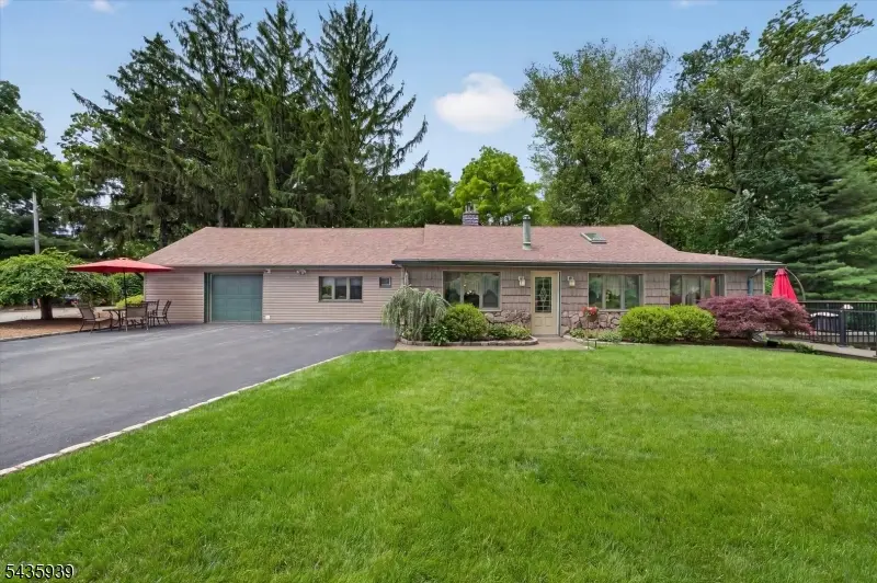 11 Rocky Point Rd, Hewitt, NJ 07421 - #1