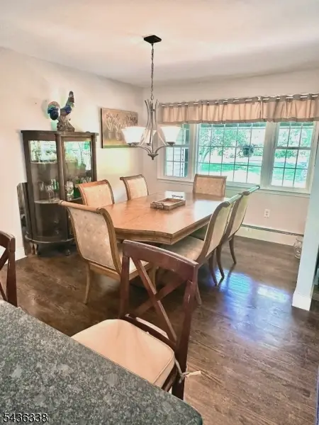 4 Laurel Pl, Chester, NJ 07930 - #3