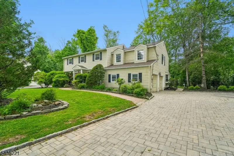 19 Colonial Way, New Providence, NJ 07974 - #3