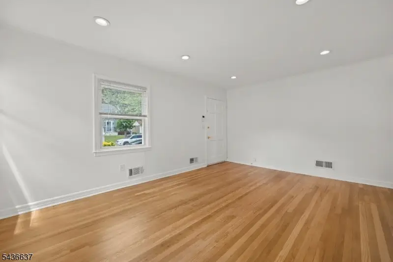 166 Beverly Hill Rd, Clifton, NJ 07012 - #2