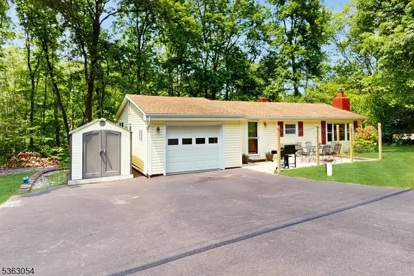 48 Copeley Rd, Hampton Twp., NJ 07860