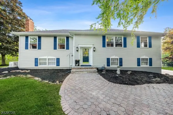 97 Beacon Hill Rd, Washington Twp., NJ 07830