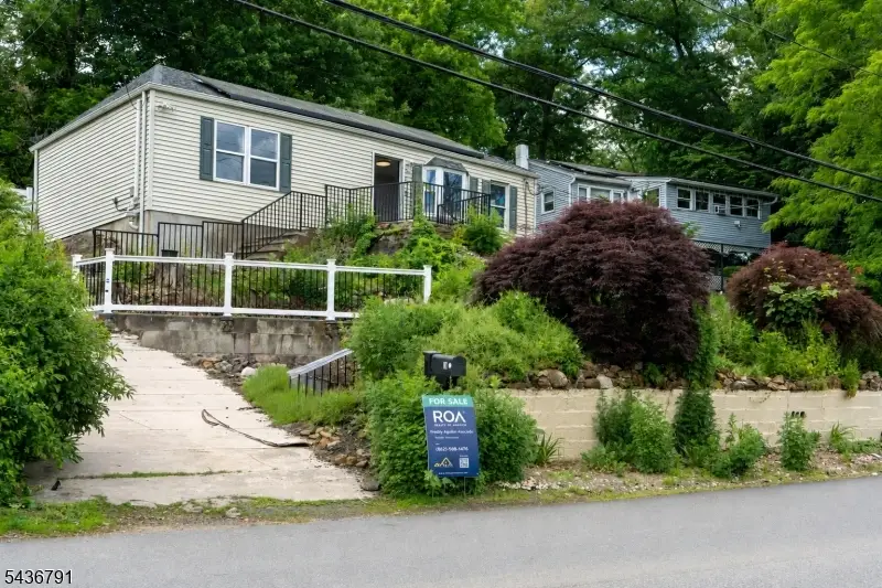 20 Greenwood Ave, Haskell, NJ 07420 - #1
