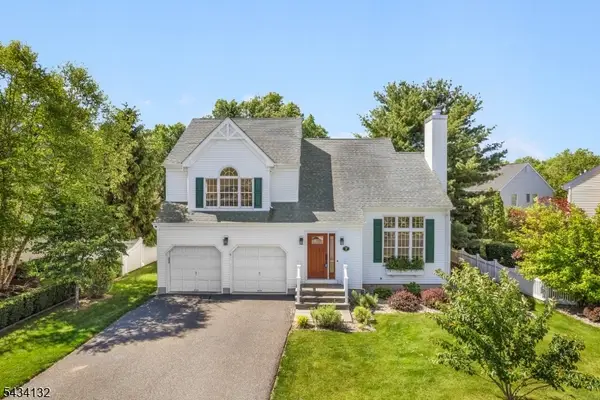 7 Mitchell Ln, Clinton Town, NJ 08809