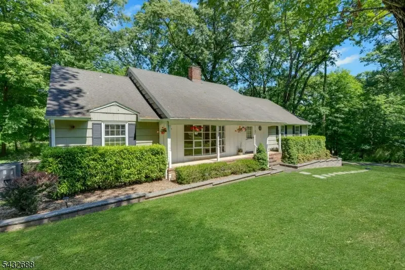 35 Manor Dr, Basking Ridge, NJ 07920 - #2