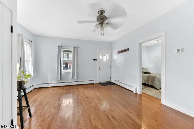 33 West St, Bloomsbury, NJ 08804 - #3