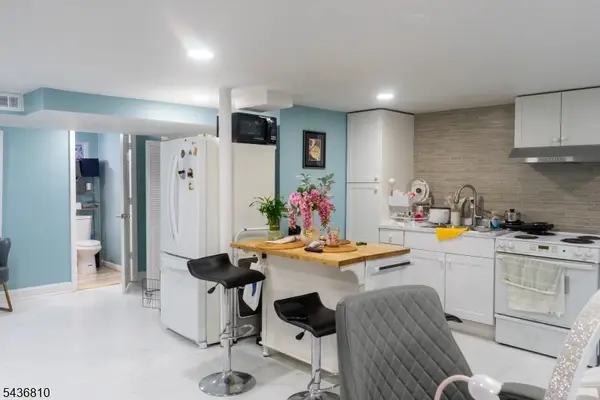 505 Knopf St, Linden City, NJ 07036