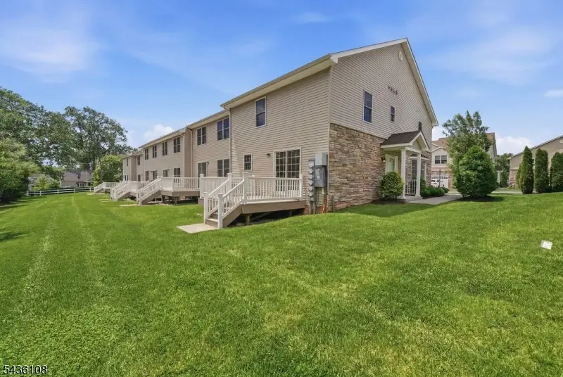 41 Harvey Ct, Clark, NJ 07066 - #3