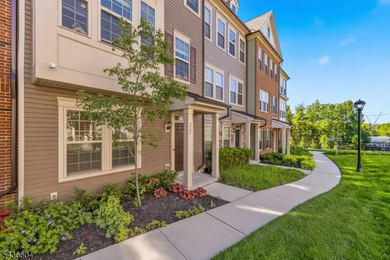 25 Haralson Ct, Livingston, NJ 07039 - #1