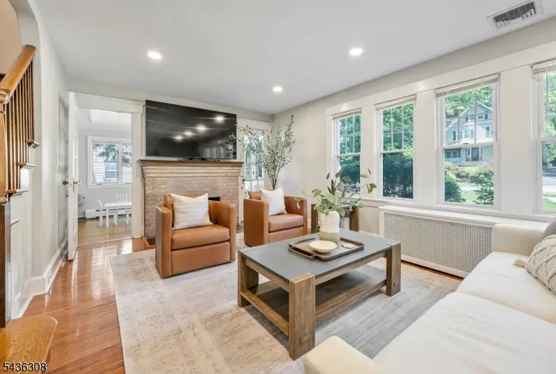 552 Hillcrest Rd, Ridgewood, NJ 07450 - #3