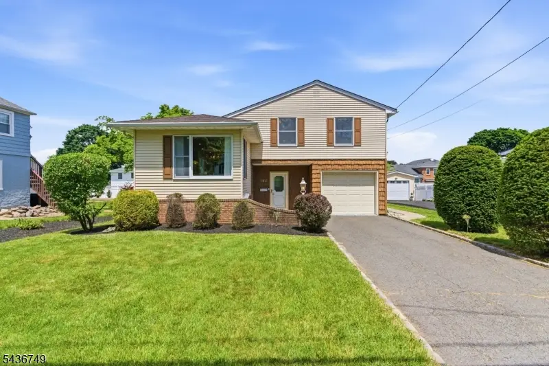 162 Washington St, Berkeley Heights, NJ 07922 - #1