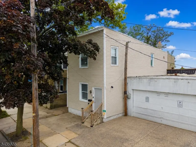 409 Ogden Pl, Perth Amboy, NJ 08861 - #1