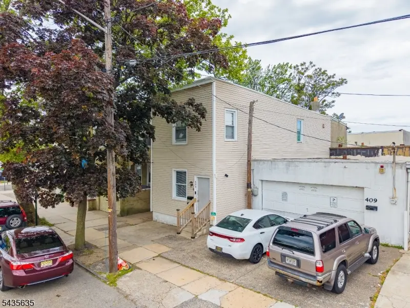 409 Ogden Pl, Perth Amboy, NJ 08861 - #3