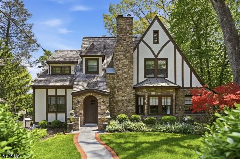 35 Sherman Pl, Morristown, NJ 07960 - #1