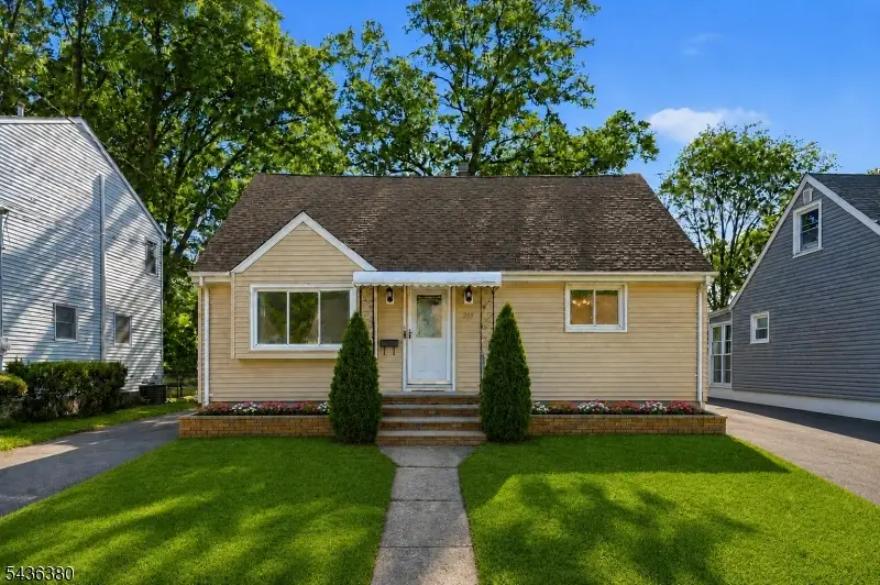 298 Fairway Ave, Belleville, NJ 07109 - #1