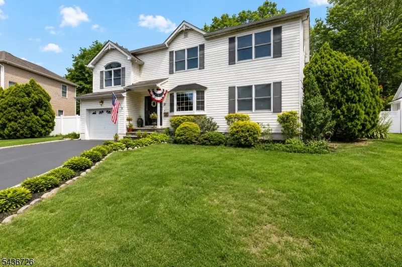 37 Hall Dr, Clark, NJ 07066 - #3