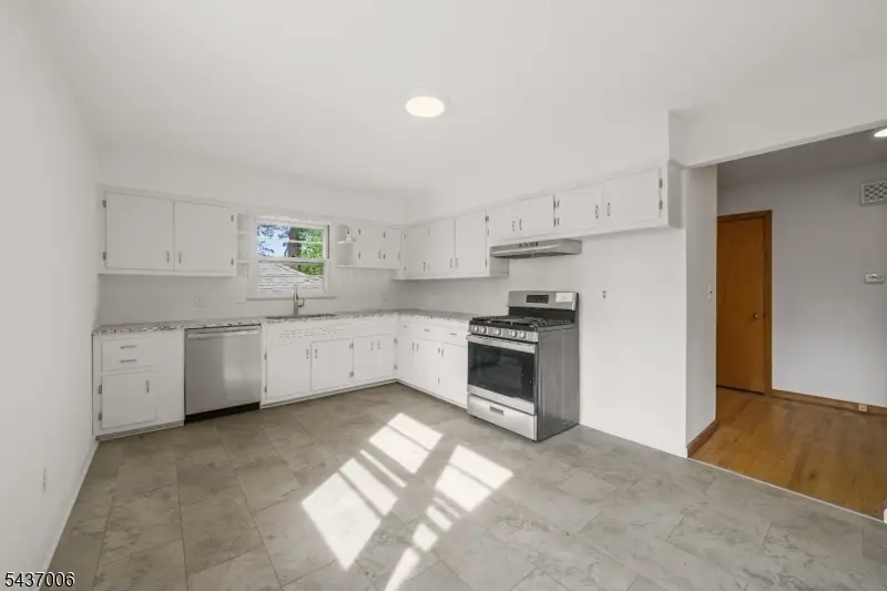 384 Delawanna Ave, Clifton, NJ 07014 - #3