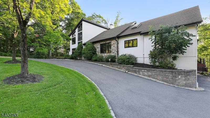 17 Nottingham Way, Warren, NJ 07059 - #3