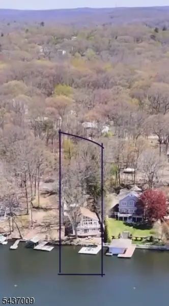 6 Oneida Ave, Hopatcong Boro, NJ 07843