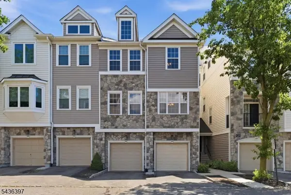 131 Brittany Ct, Clifton City, NJ 07013
