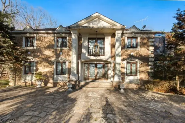 12 E Saddle River Rd, Saddle River Boro, NJ 07458
