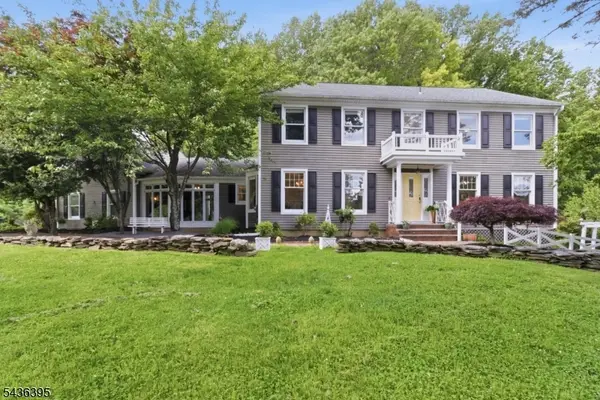 6 Fawn Ridge Rd, Clinton Twp., NJ 08833