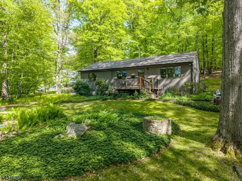 616 Woodglen Rd, Glen Gardner, NJ 08826 - #2