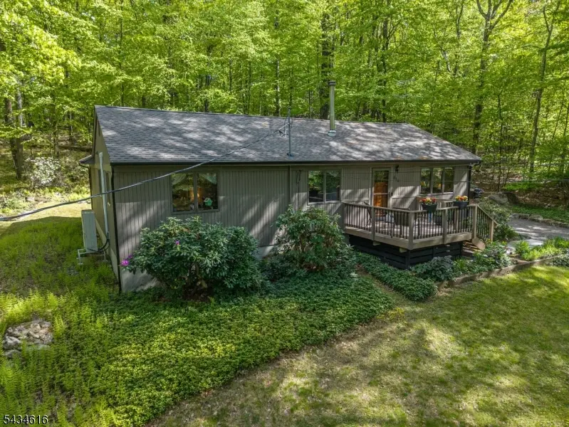 616 Woodglen Rd, Glen Gardner, NJ 08826 - #3