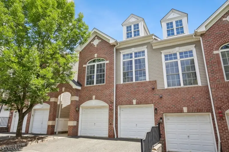 118 Donato Cir, Scotch Plains, NJ 07076 - #1