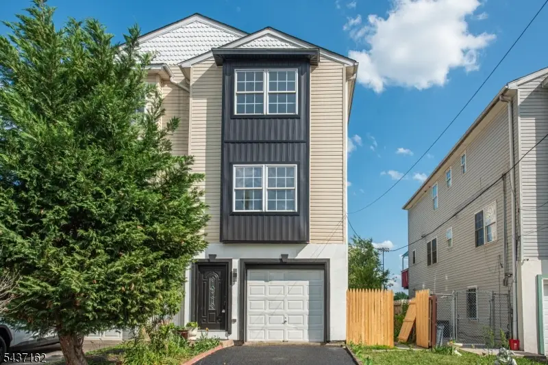 42B Roosevelt St, New Brunswick, NJ 08901 - #1