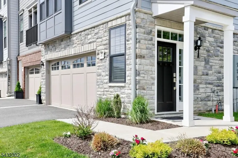 32 Melody Ln, Upper Saddle River, NJ 07458 - #2