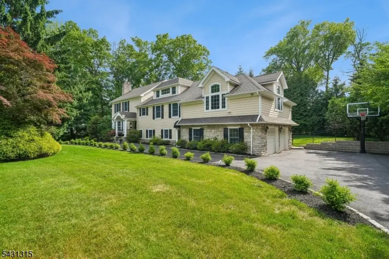 2 Briarwood Dr, Short Hills, NJ 07078 - #3