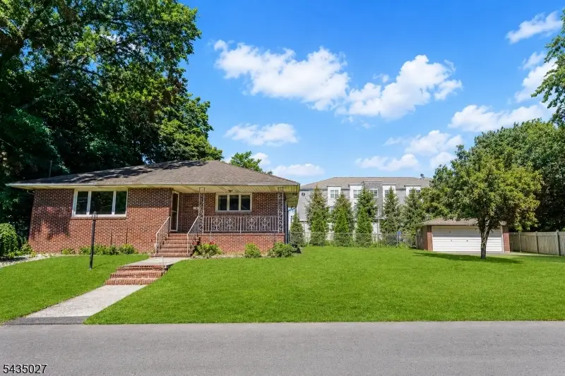 27 Phoenix Ave, Edison, NJ 08837 - #2