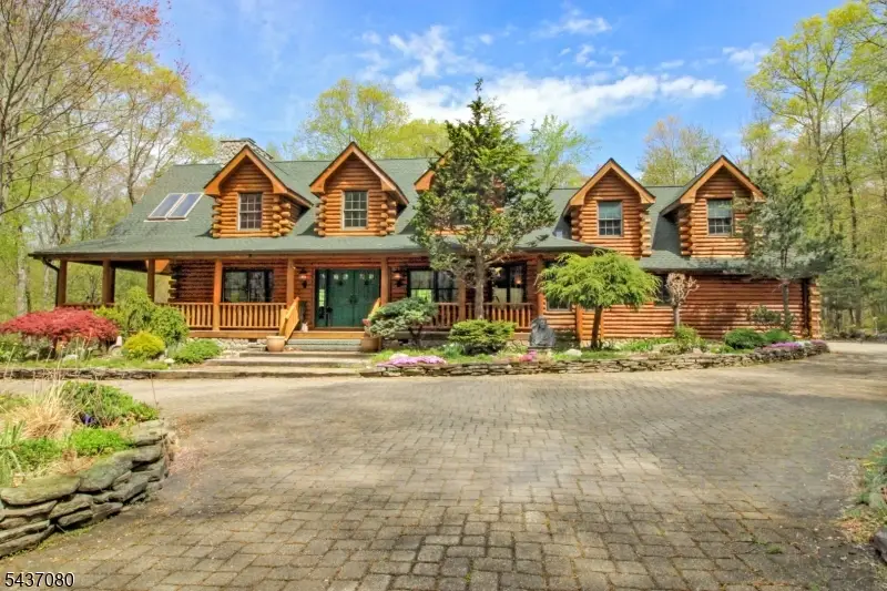 31 Kent Rd, Crandon Lakes, NJ 07860 - #1