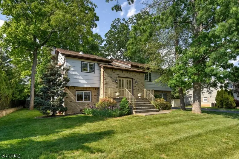 11 Yellow Brick Rd, Wayne, NJ 07470 - #1