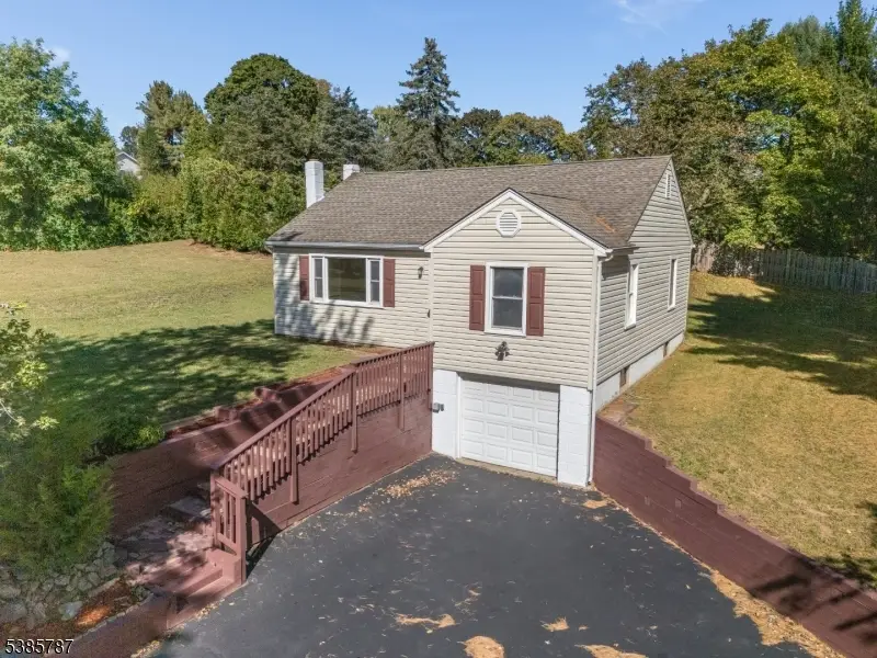 4 Lingert Ave, Clinton, NJ 08809 - #3