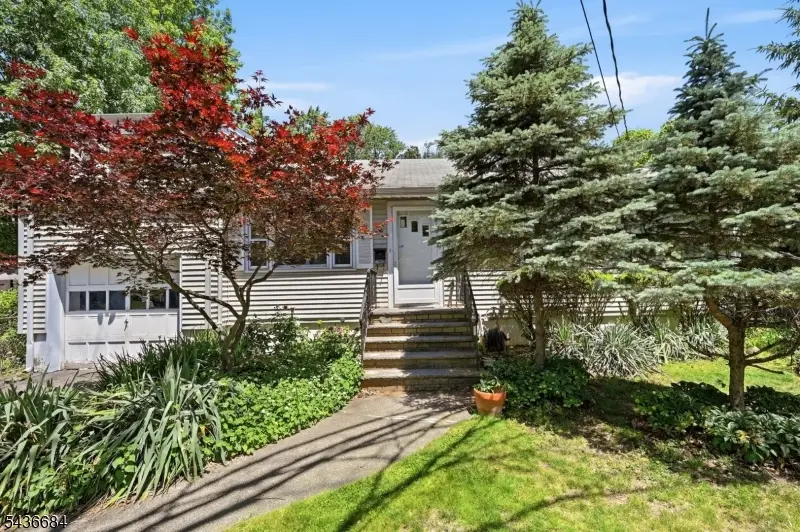 26 Hillside Ter, Livingston, NJ 07039 - #1