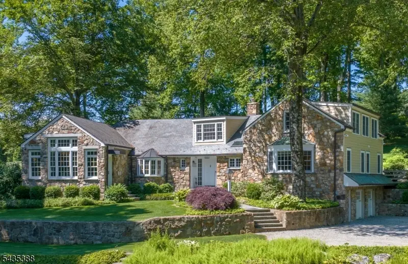 210 Douglass Ave, Bernardsville, NJ 07924 - #1