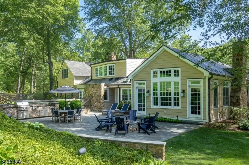 210 Douglass Ave, Bernardsville, NJ 07924 - #2