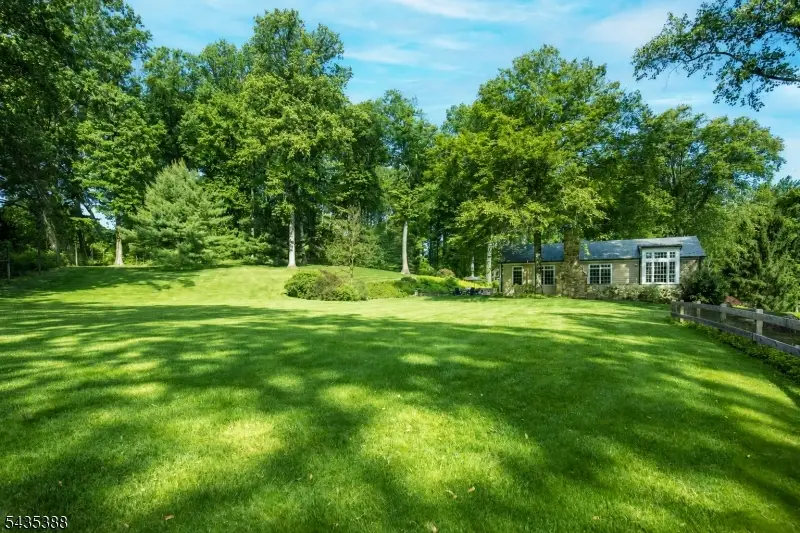 210 Douglass Ave, Bernardsville, NJ 07924 - #3