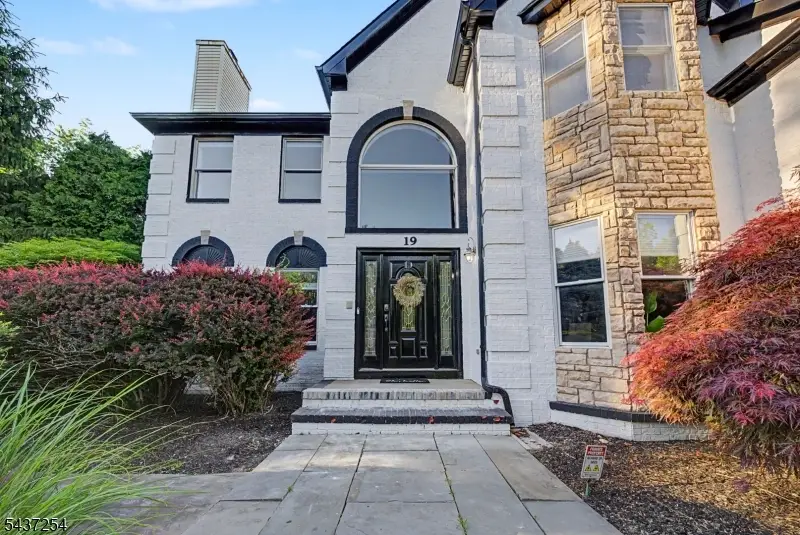 19 Trout Brook Ln, Randolph, NJ 07945 - #2
