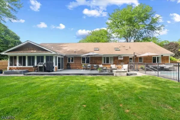 21 Carteret St, West Milford Twp., NJ 07480