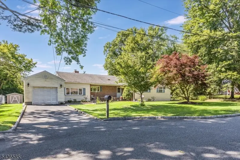 5 Pinewood Ter, Fairfield, NJ 07004 - #2
